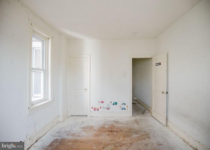 WEST OAK LANE - Residential