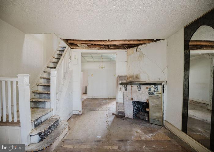 WEST OAK LANE - Residential