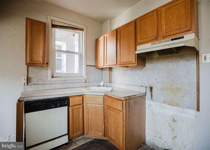 WEST OAK LANE - Residential