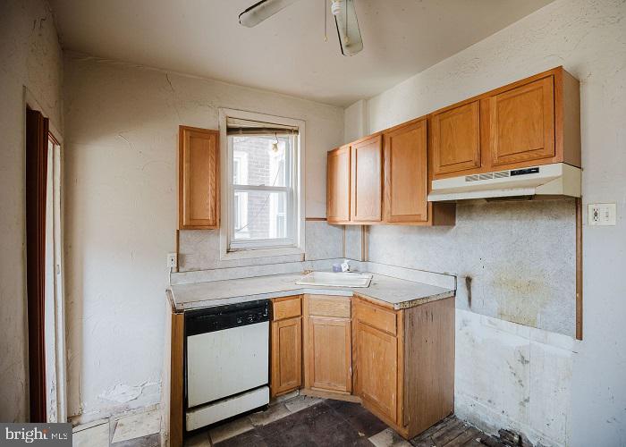 WEST OAK LANE - Residential