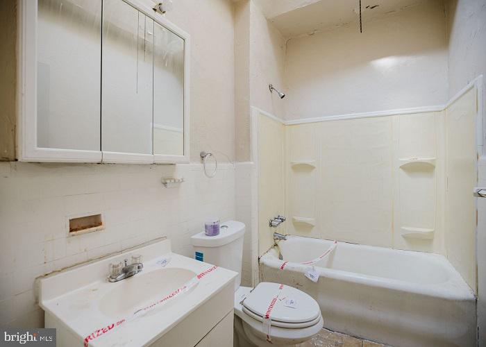 WEST OAK LANE - Residential