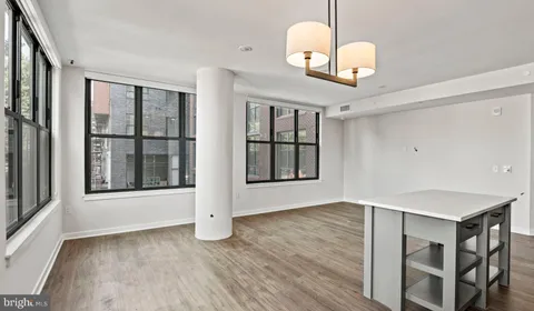 MLS: DCDC2197058