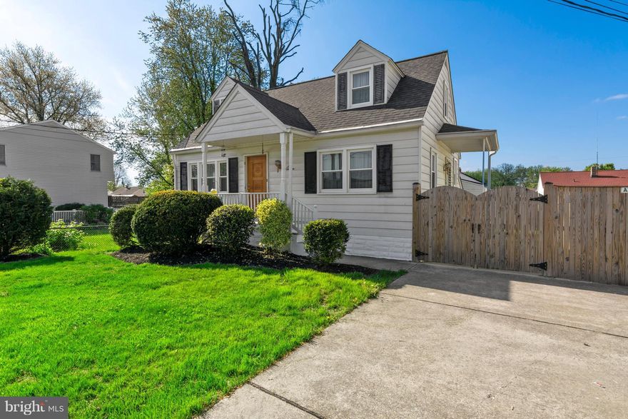 Sellers loved their 1st home...and it shows! New Roof, New Windows, New Baths, New Patio & completely private fenced, spacious back yard. Kitchen offers the right touches with granite,ceramic & stainless appls. Lower Level includes family rm, laundry/utility/workshop, full bath & PLENTY of storage areas. Outside access from the basement, off street parking with additional parking right out front.