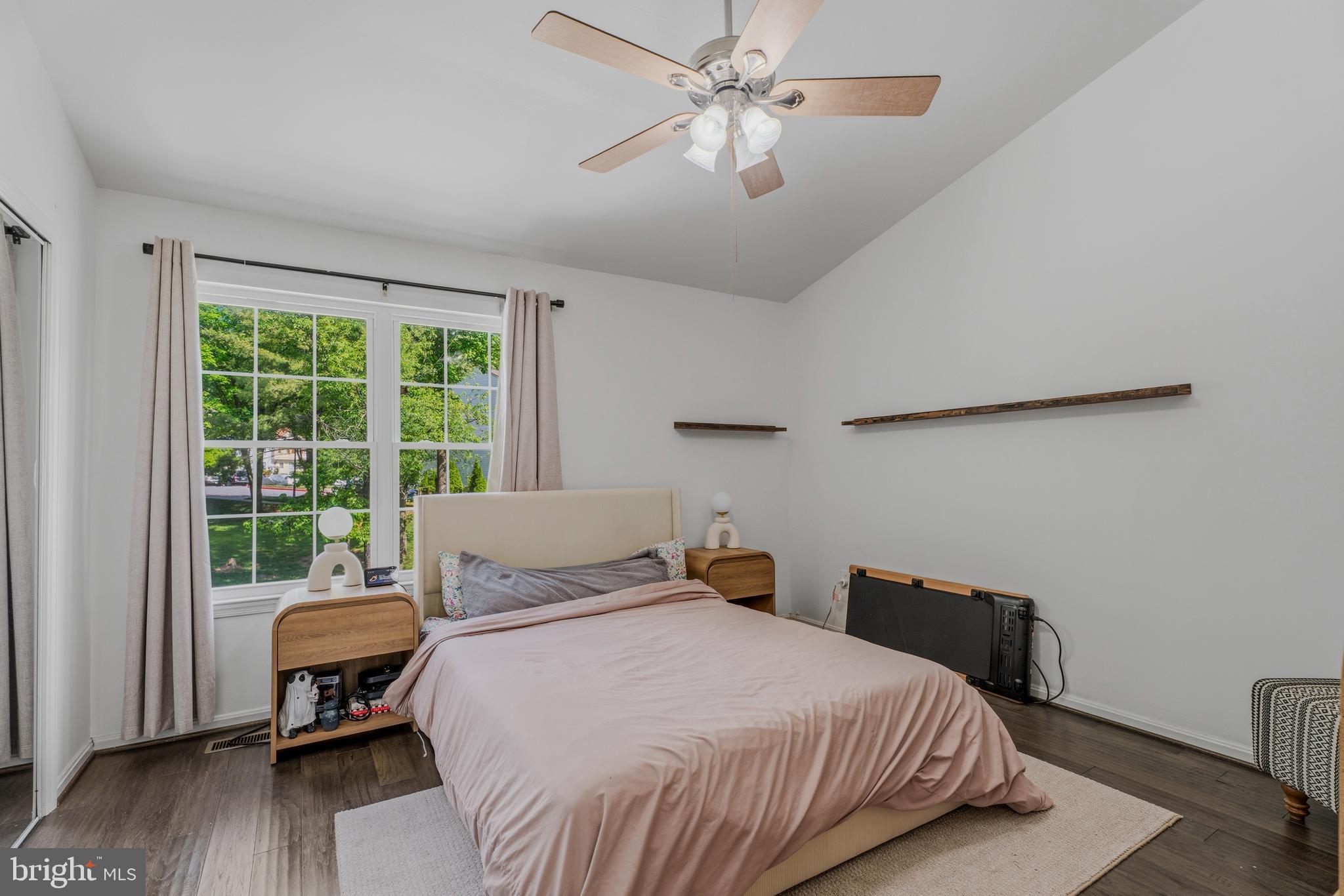GLENSHIRE TOWNE - Residential