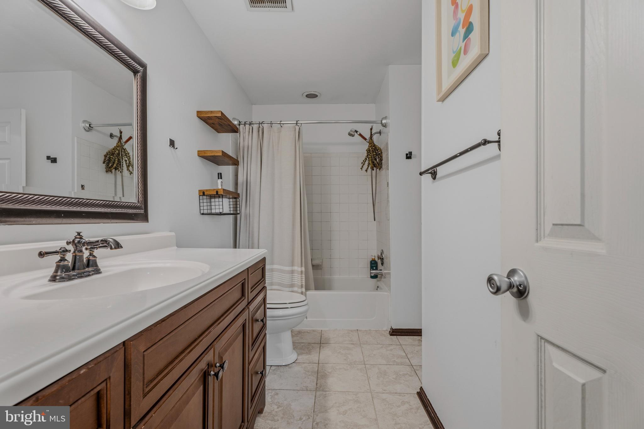 GLENSHIRE TOWNE - Residential