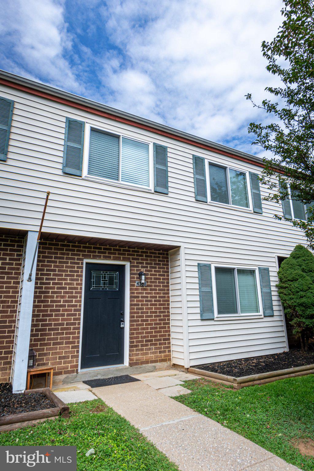 4301 WHITE OAK COURT 4301