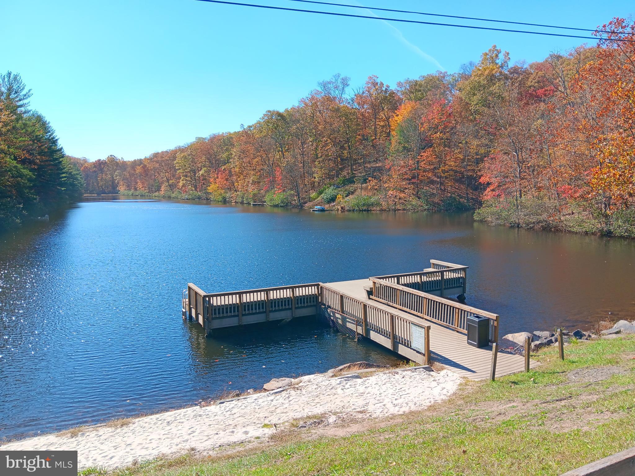 SLEEPY HOLLOW - Land