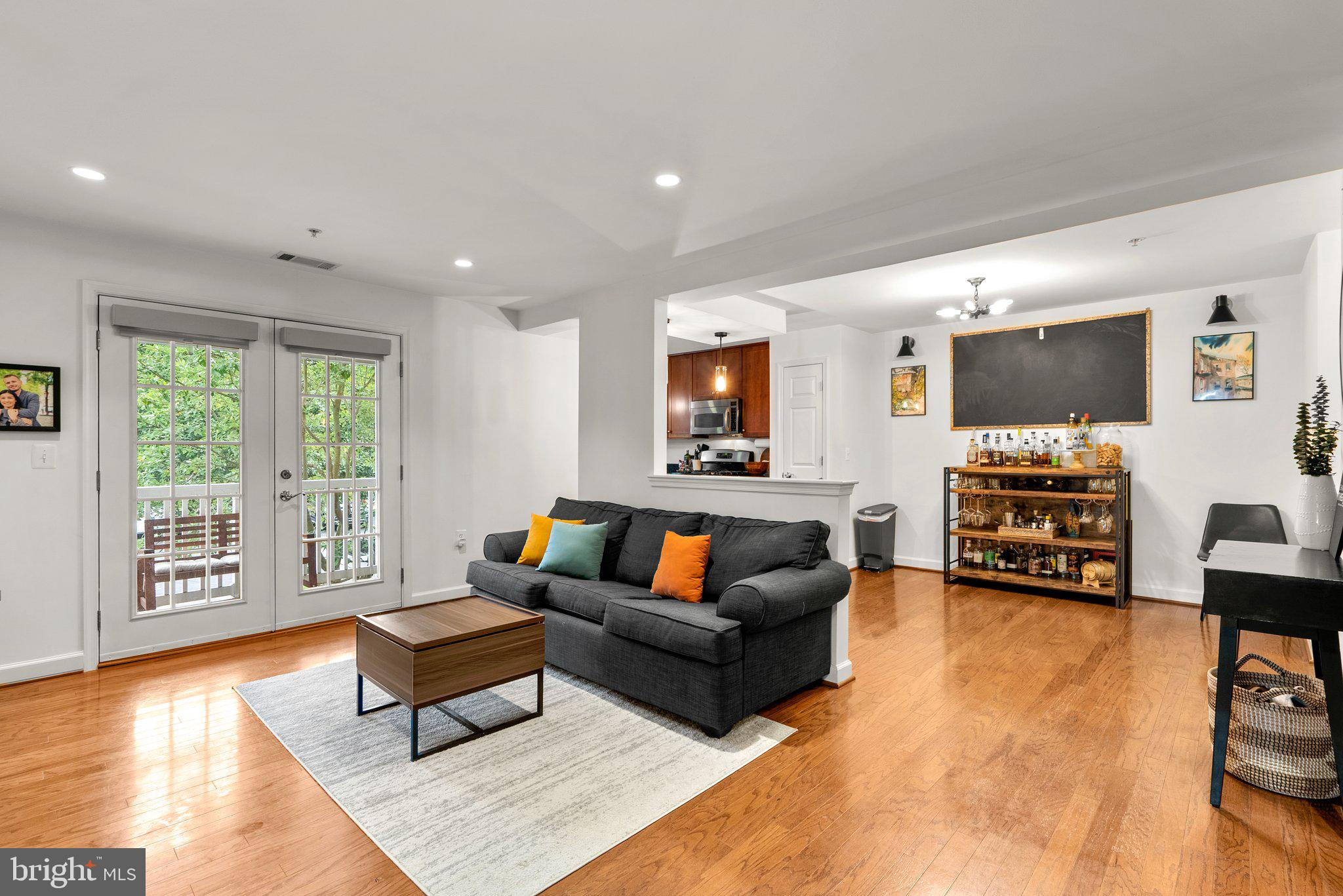 WEST VILLAGE OF SHIRLINGTON - Residential Lease