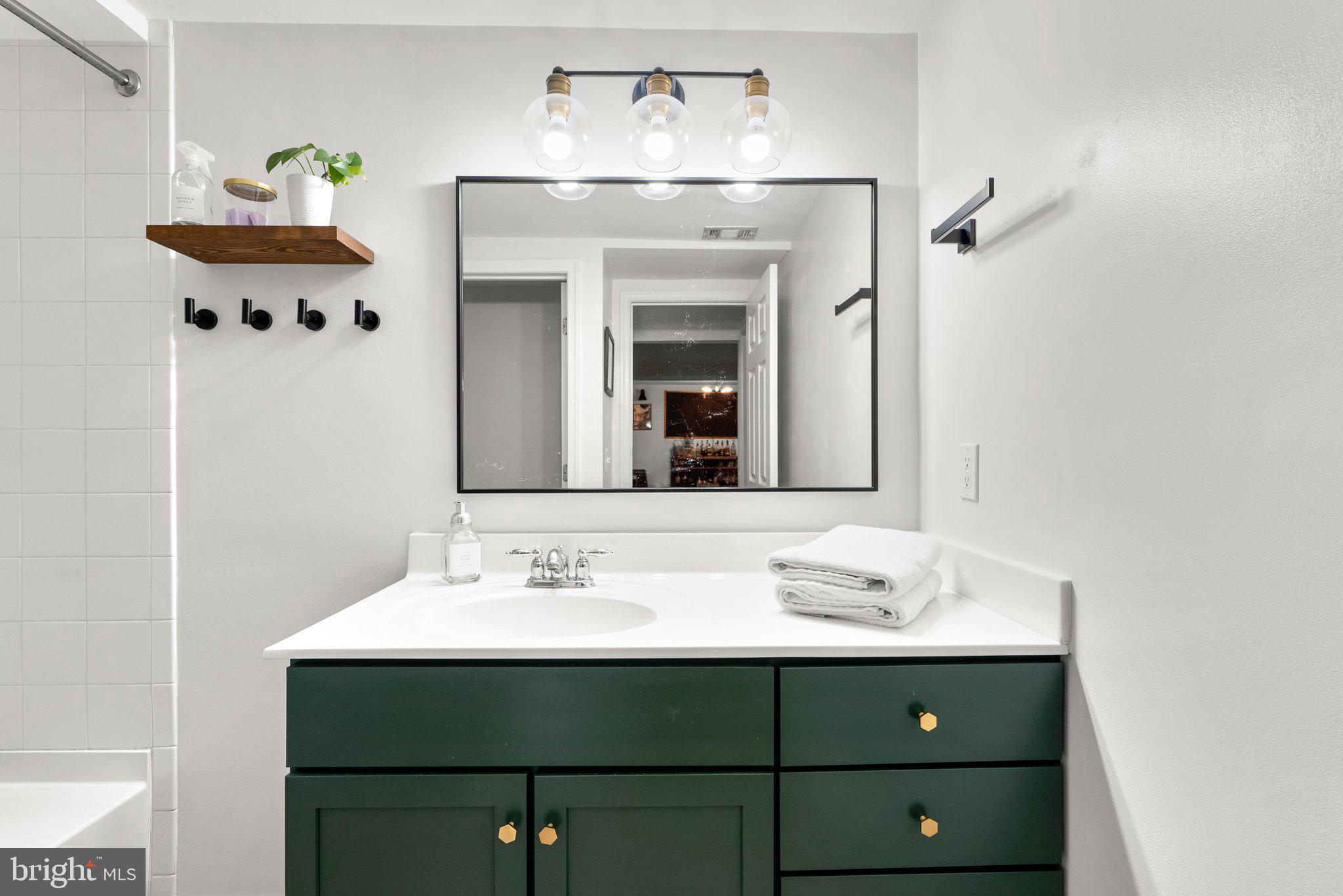 WEST VILLAGE OF SHIRLINGTON - Residential Lease