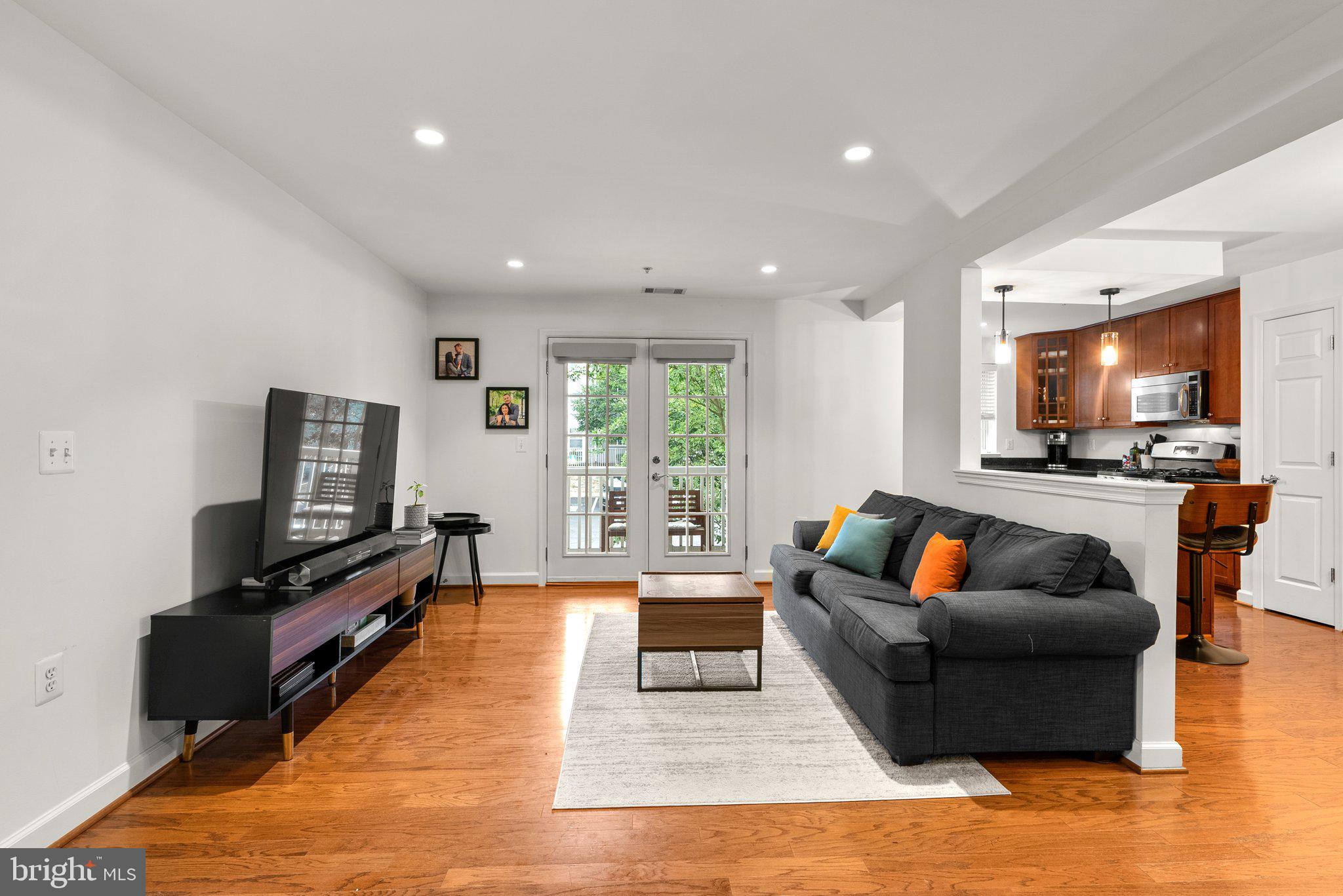 WEST VILLAGE OF SHIRLINGTON - Residential Lease