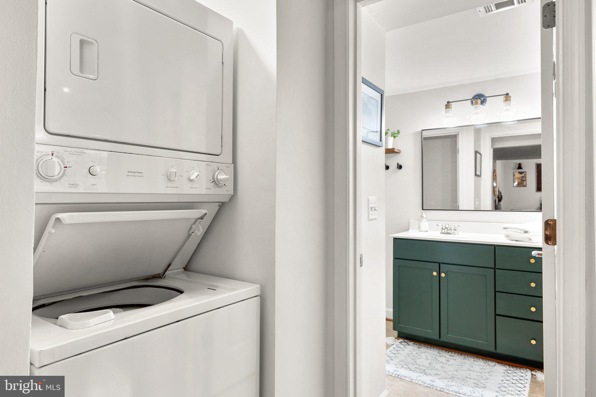 WEST VILLAGE OF SHIRLINGTON - Residential Lease