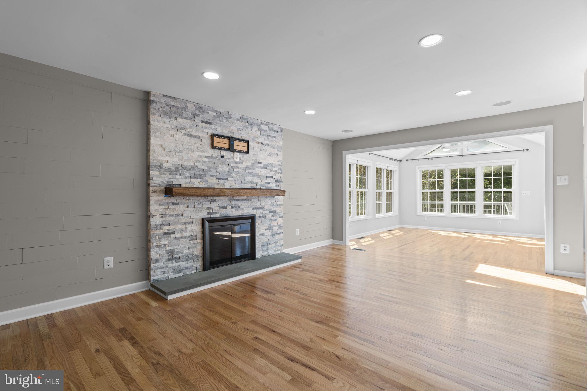 3131 KINGS COURT