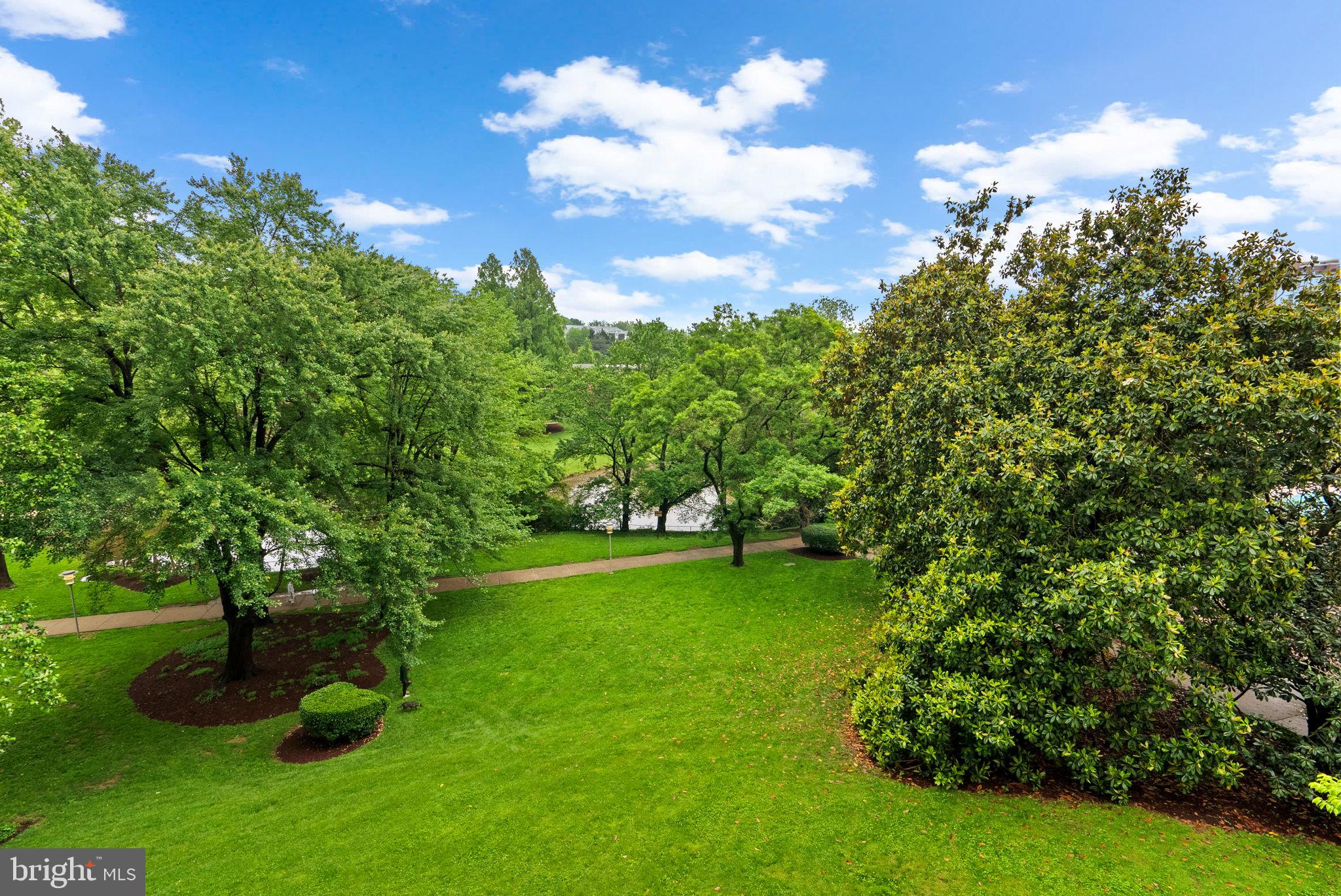 10401 GROSVENOR PLACE 413