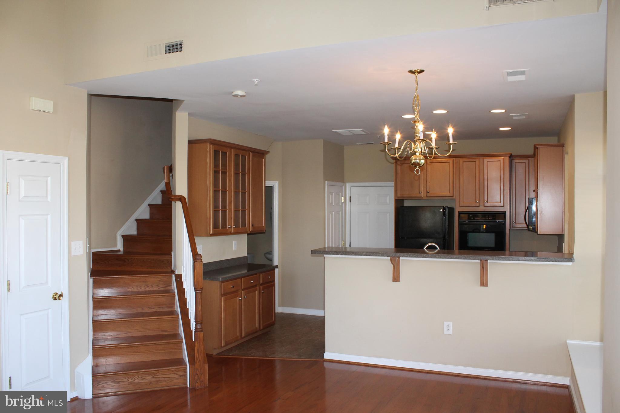 THE TOWNES CONDOMINIUM - Residential Lease