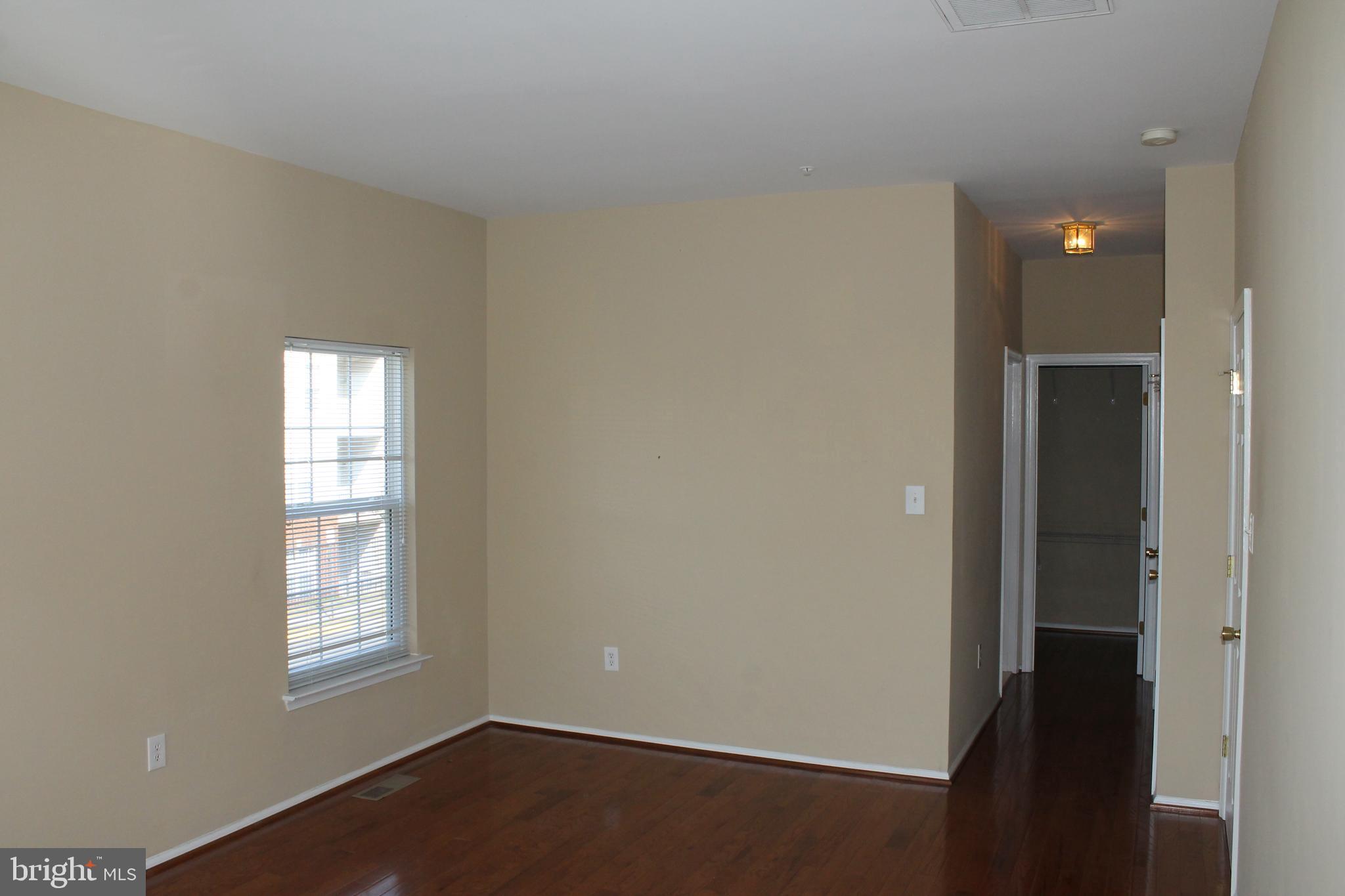 THE TOWNES CONDOMINIUM - Residential Lease