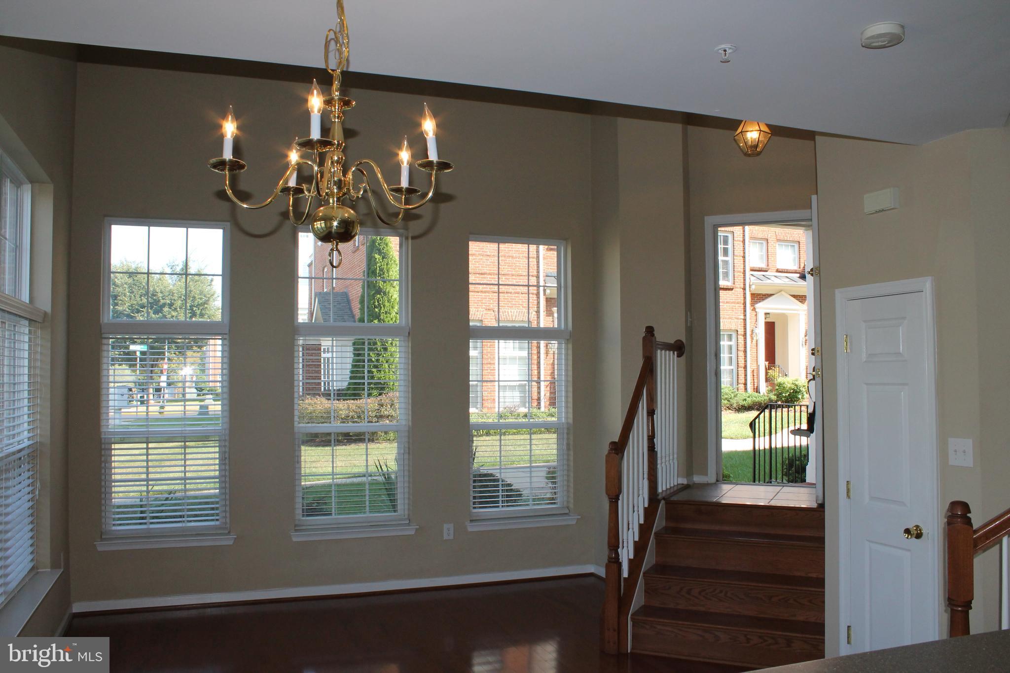 THE TOWNES CONDOMINIUM - Residential Lease