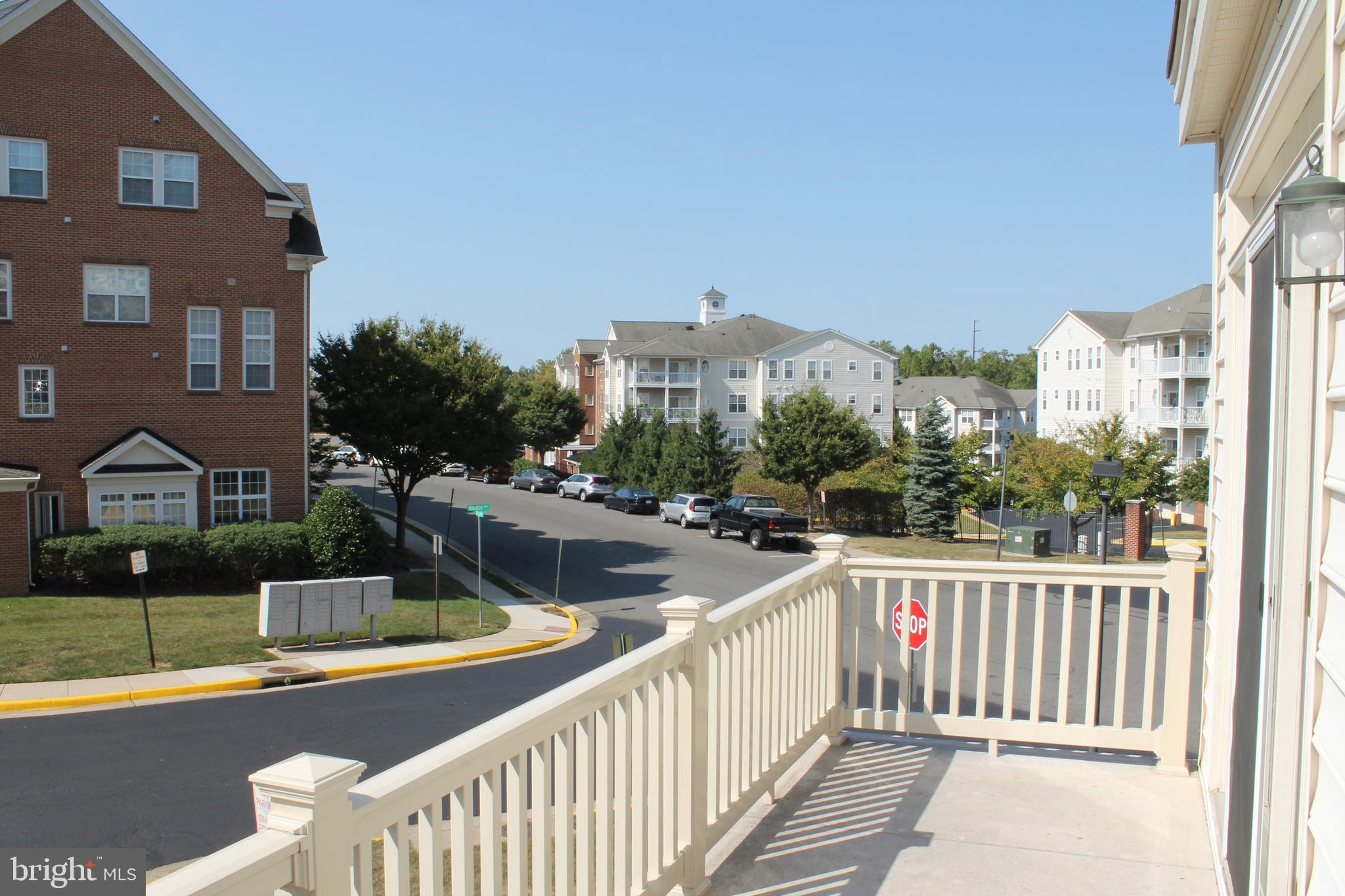 THE TOWNES CONDOMINIUM - Residential Lease