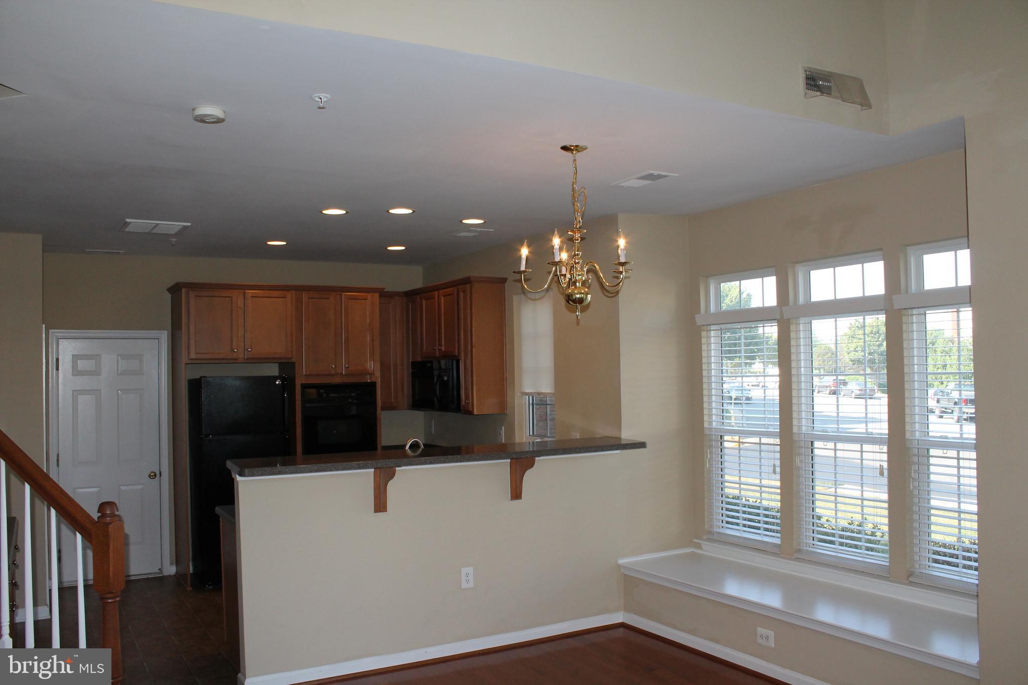 THE TOWNES CONDOMINIUM - Residential Lease