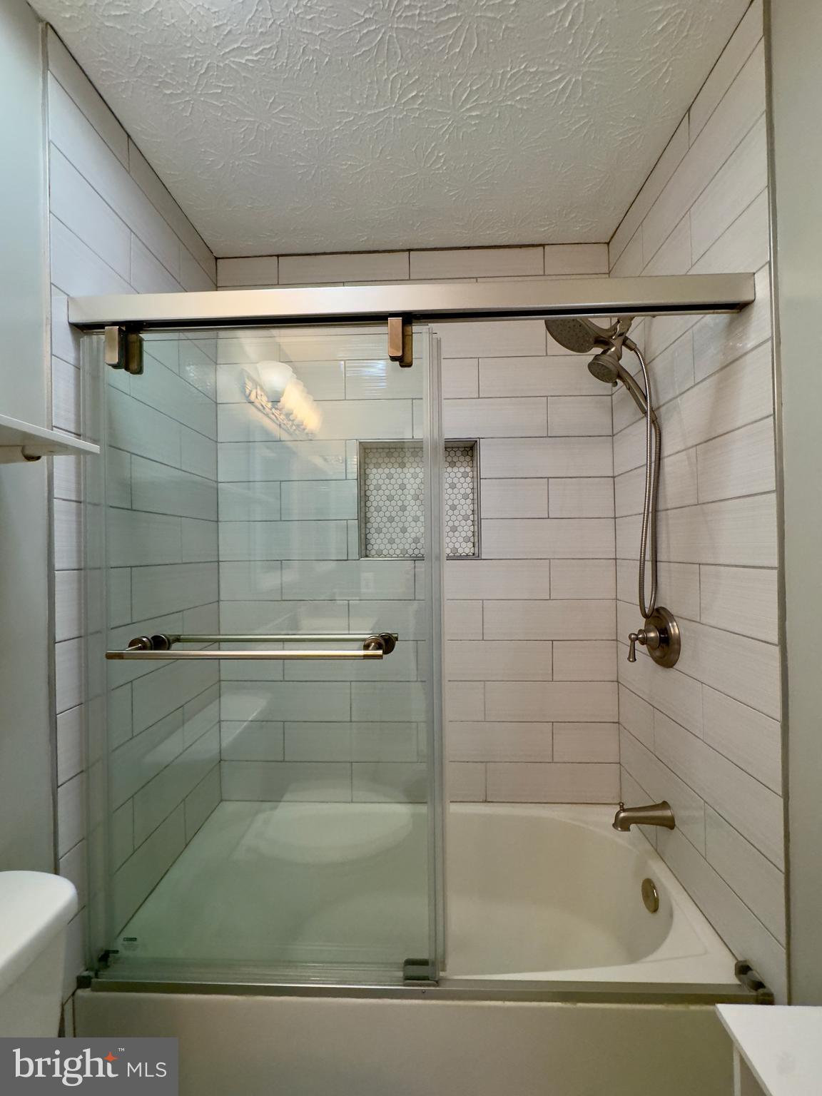 ROSEDALE - Residential Lease