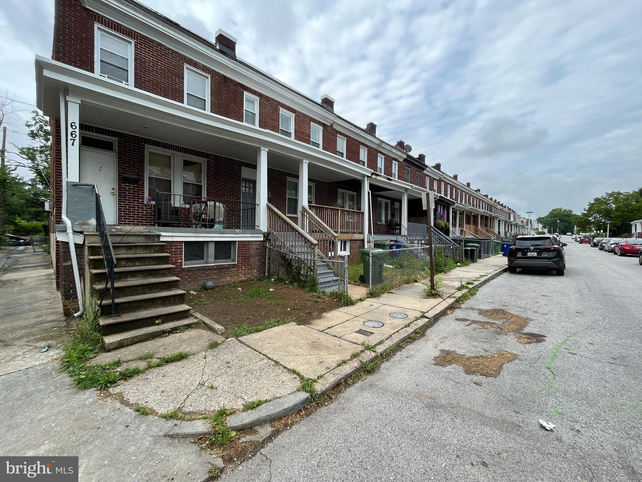667 DUMBARTON AVENUE