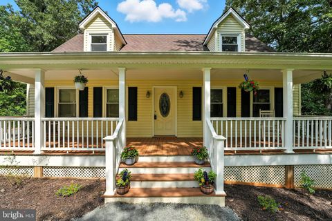 14341 SNAKE CASTLE ROAD SUMERDUCK VA 22742