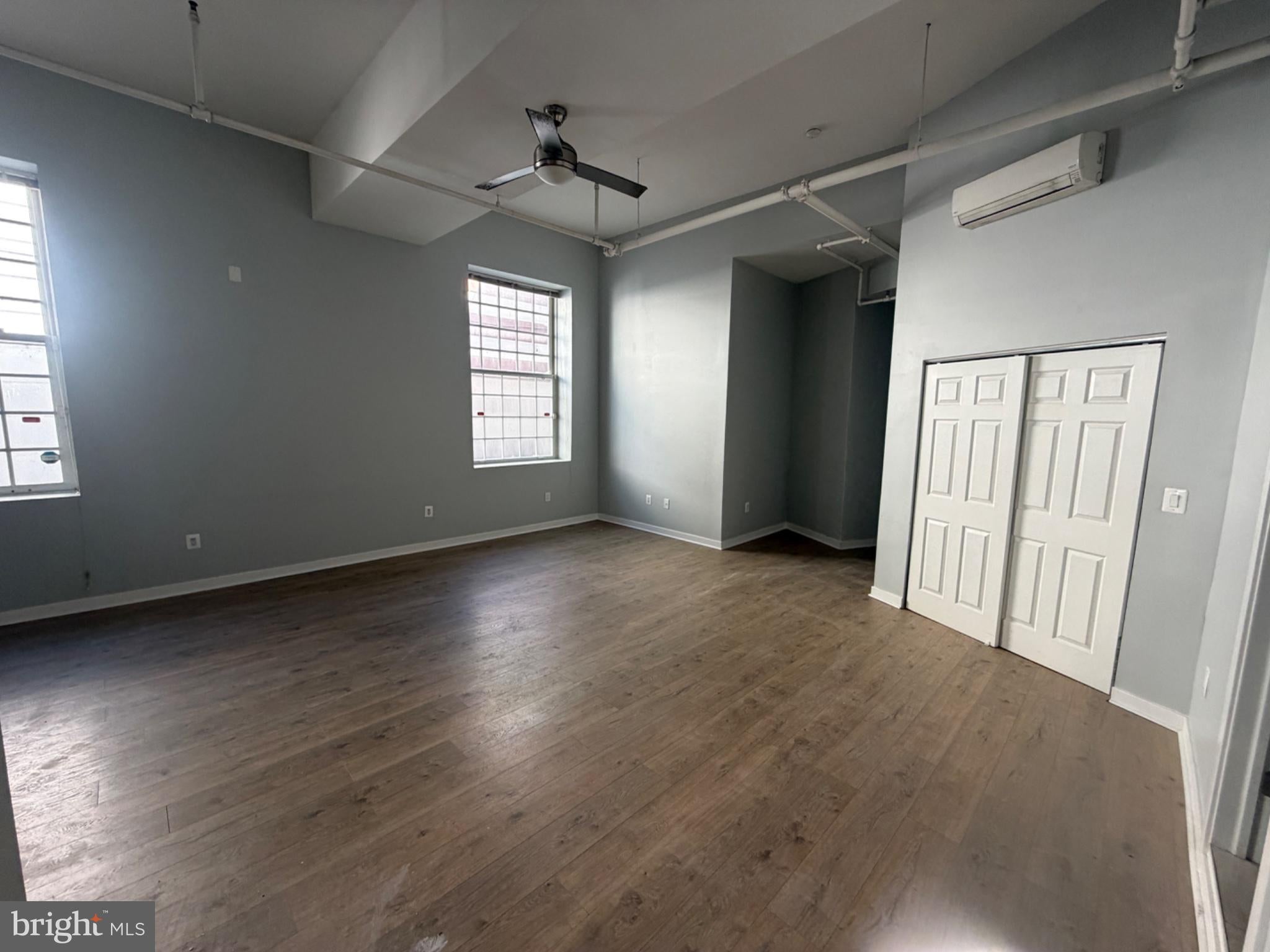 4 LEVERINGTON AVENUE 102