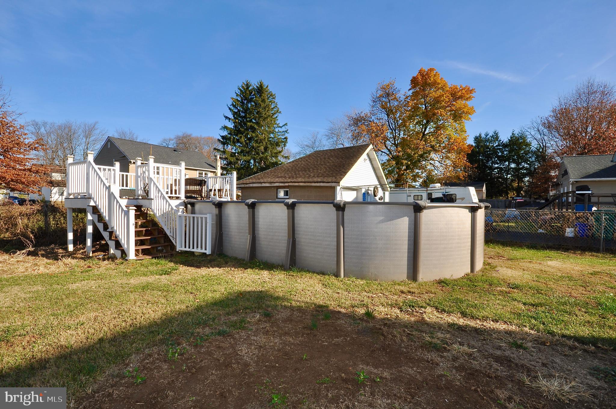 MAPLE SHADE - Residential