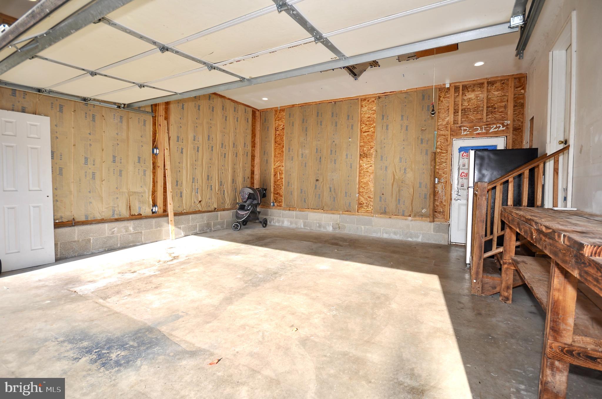 MAPLE SHADE - Residential