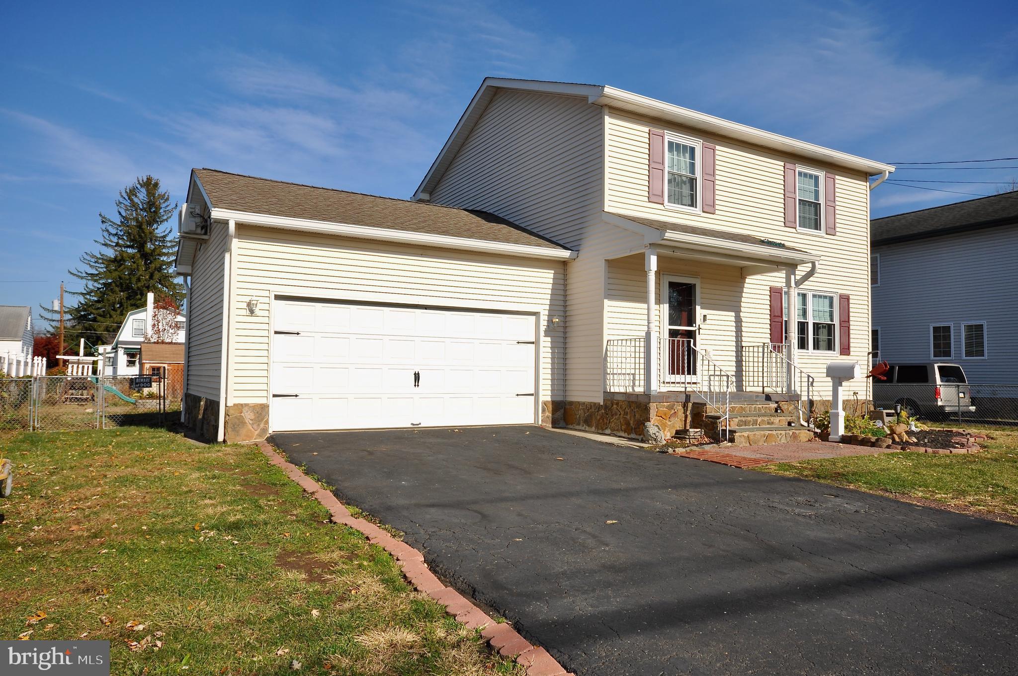 MAPLE SHADE - Residential