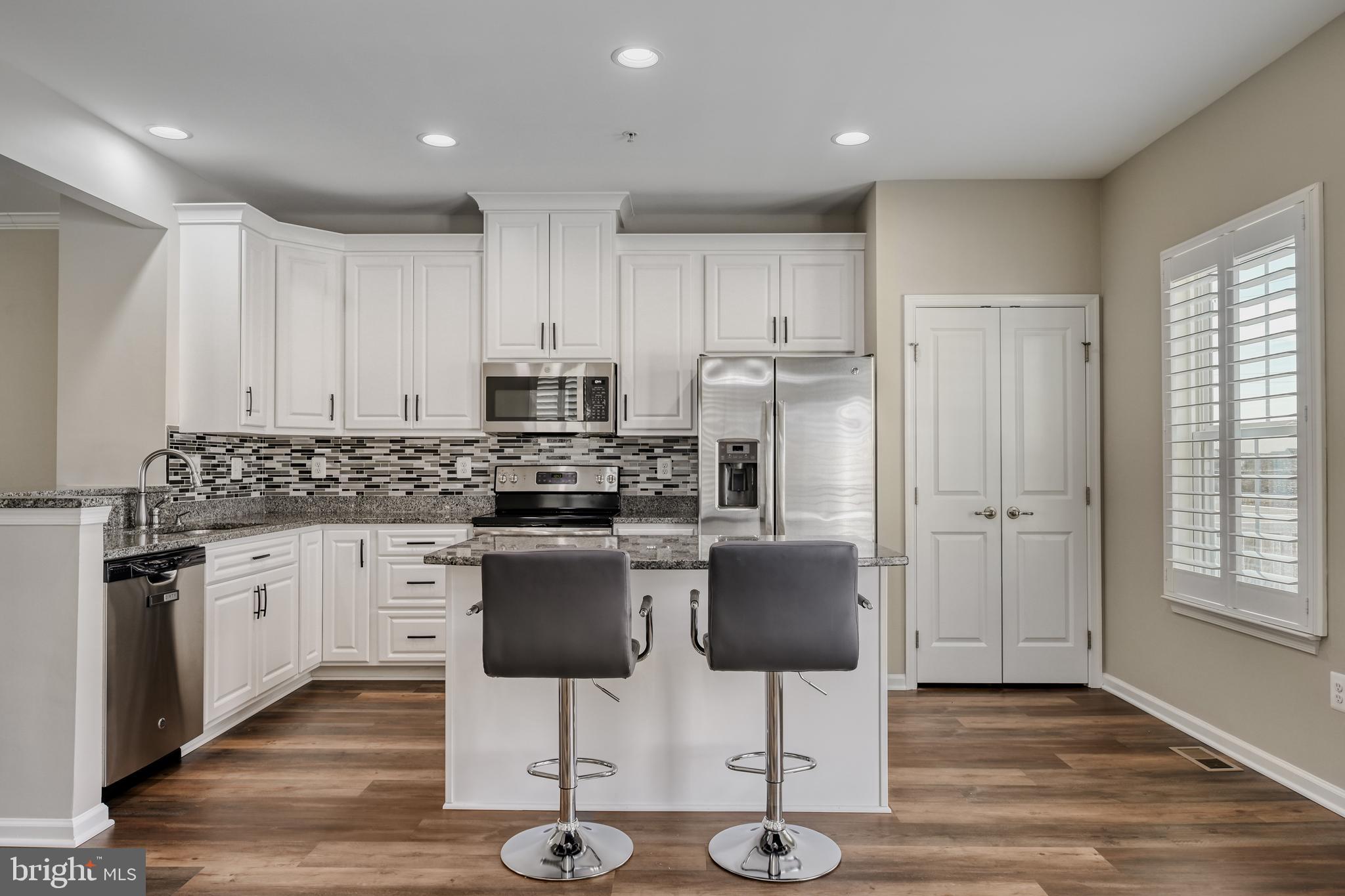 SHELTERED HARBOR - Residential