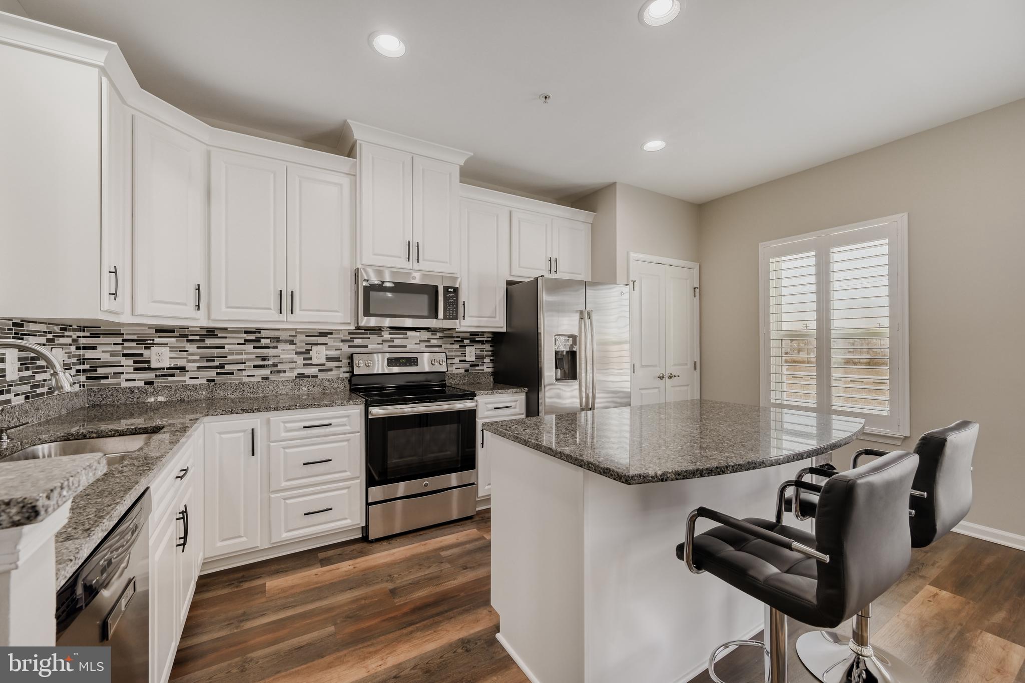 SHELTERED HARBOR - Residential