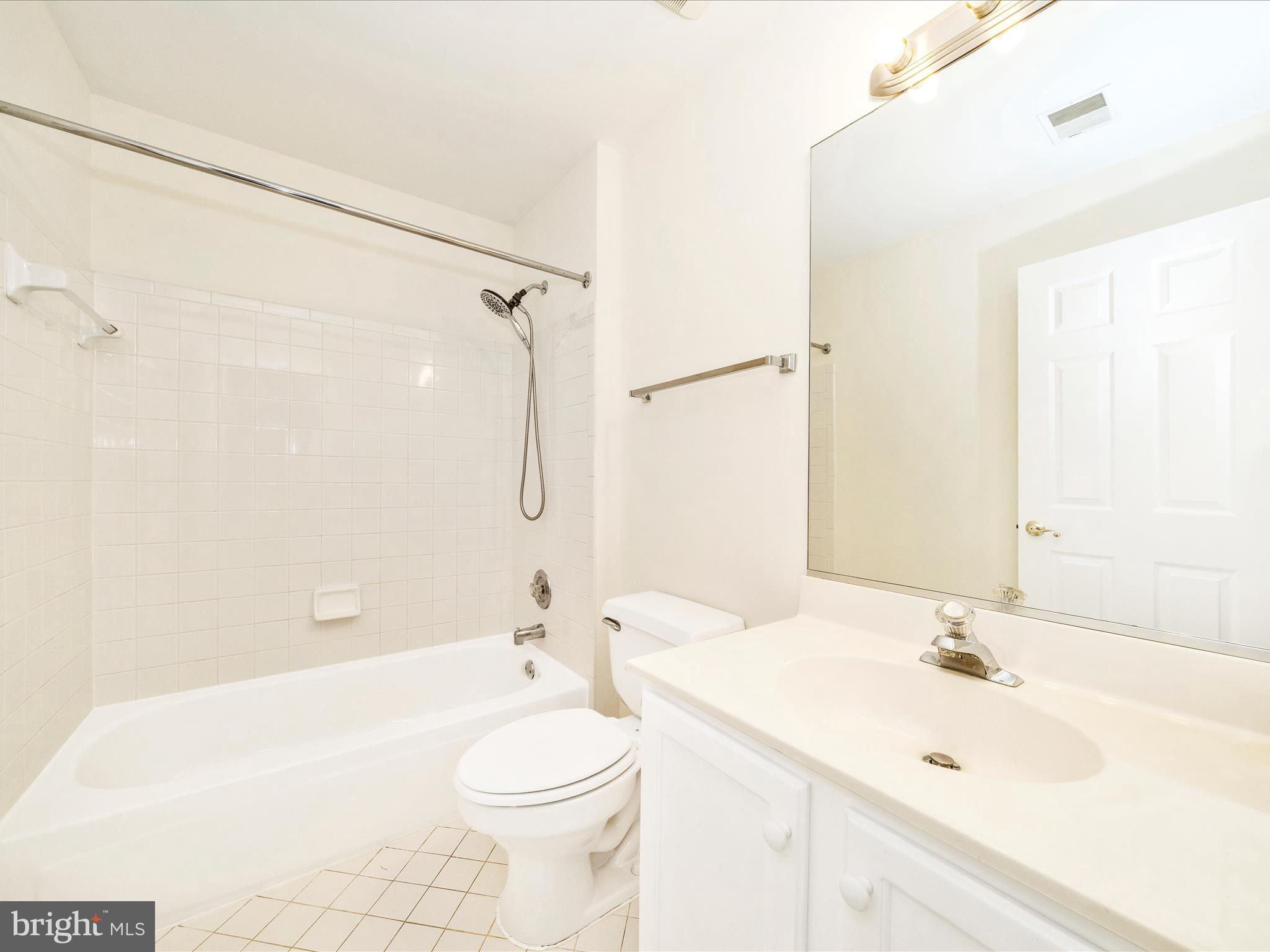 KENTLANDS RIDGE - Residential Lease