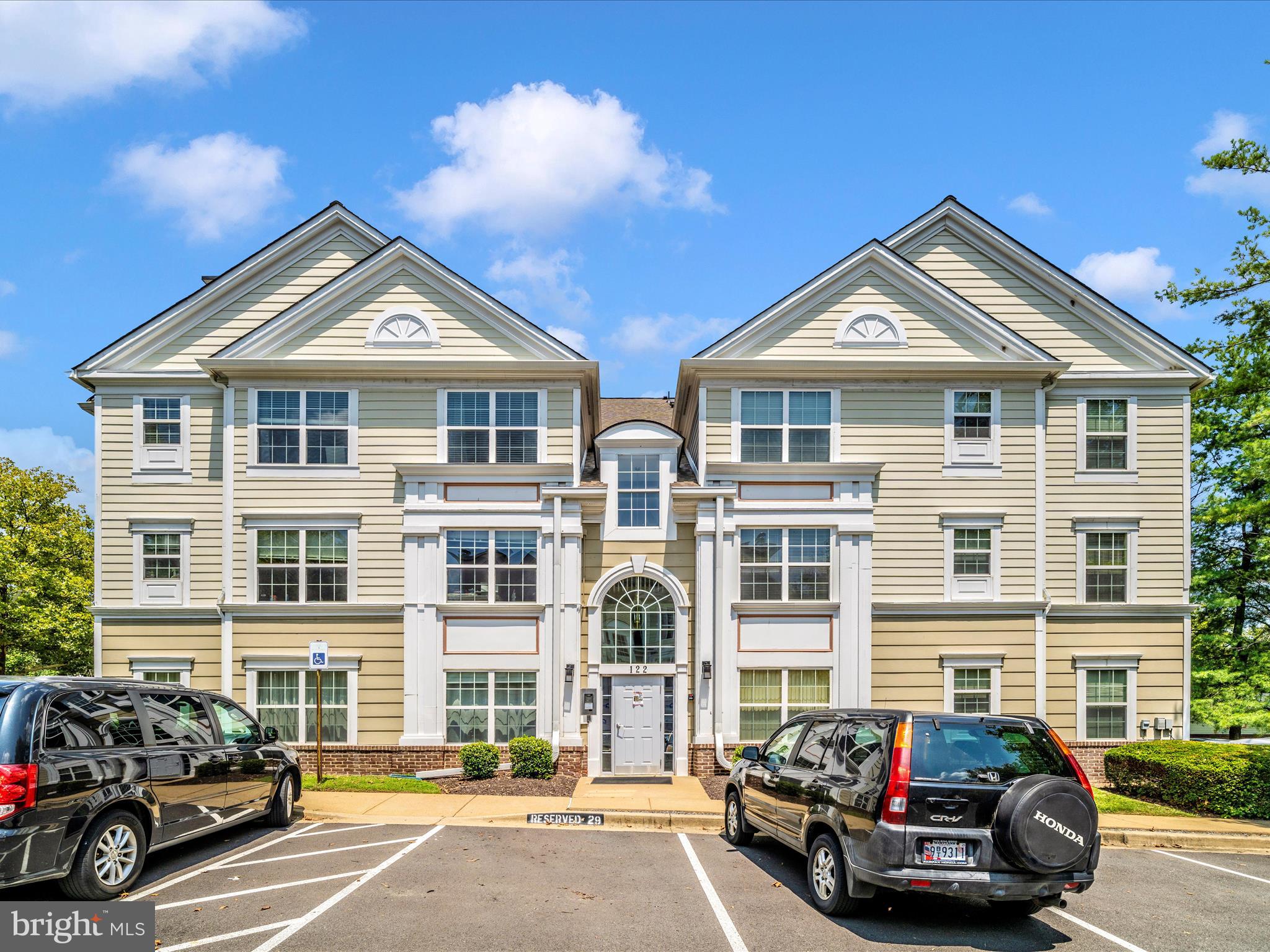 KENTLANDS RIDGE - Residential Lease