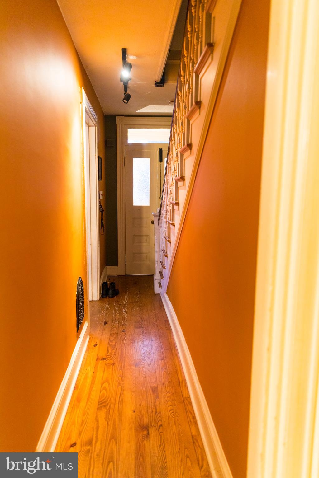 CHESTNUT HILL - Residential