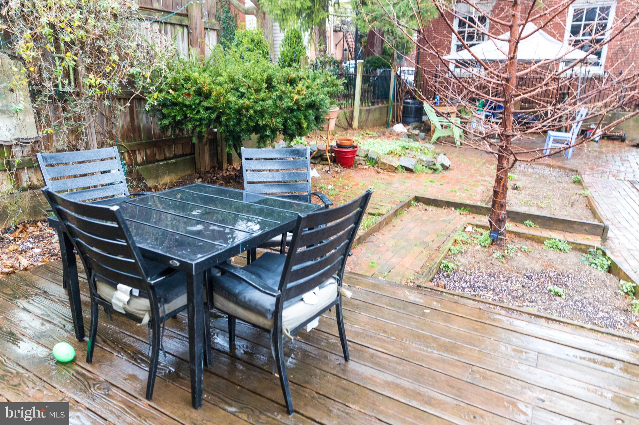 CHESTNUT HILL - Residential