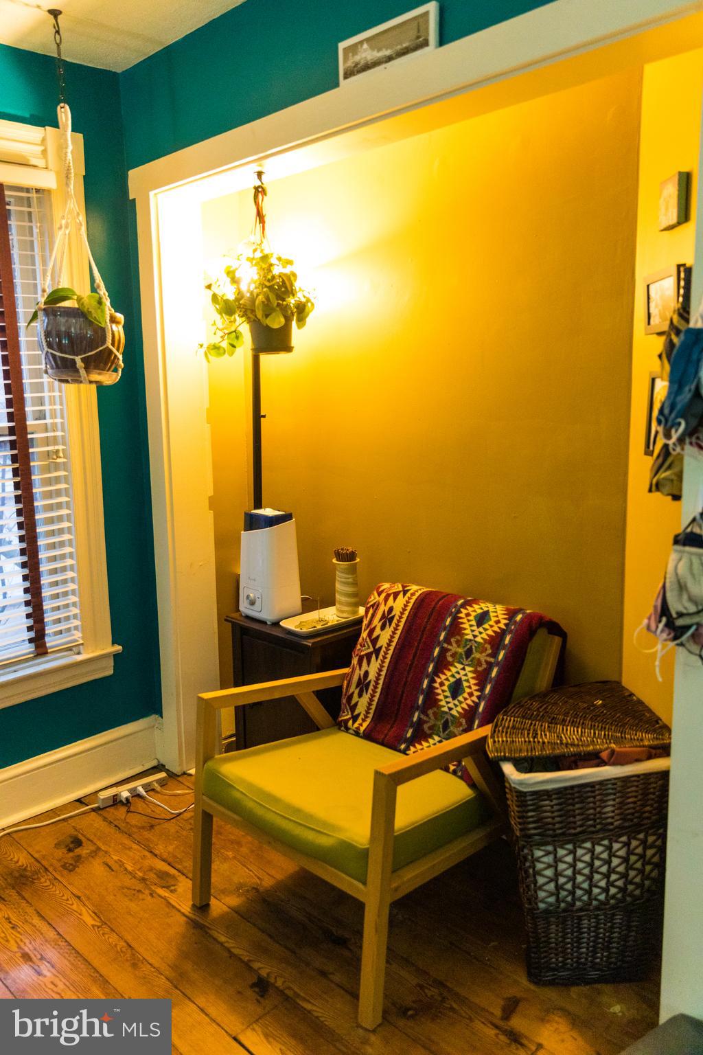 CHESTNUT HILL - Residential