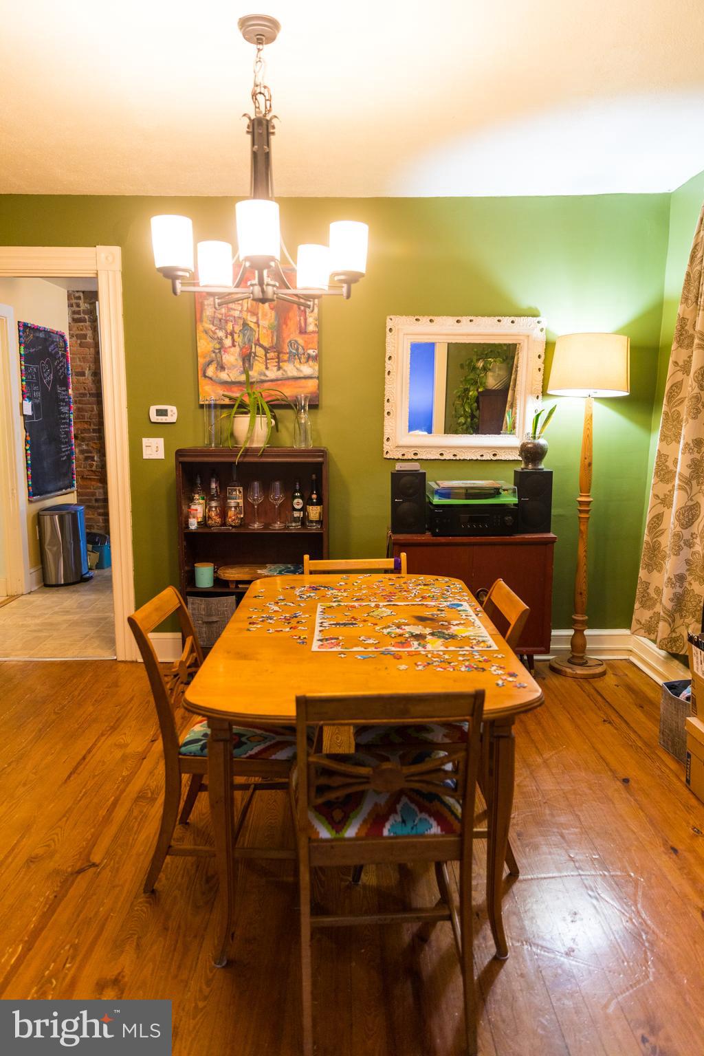 CHESTNUT HILL - Residential