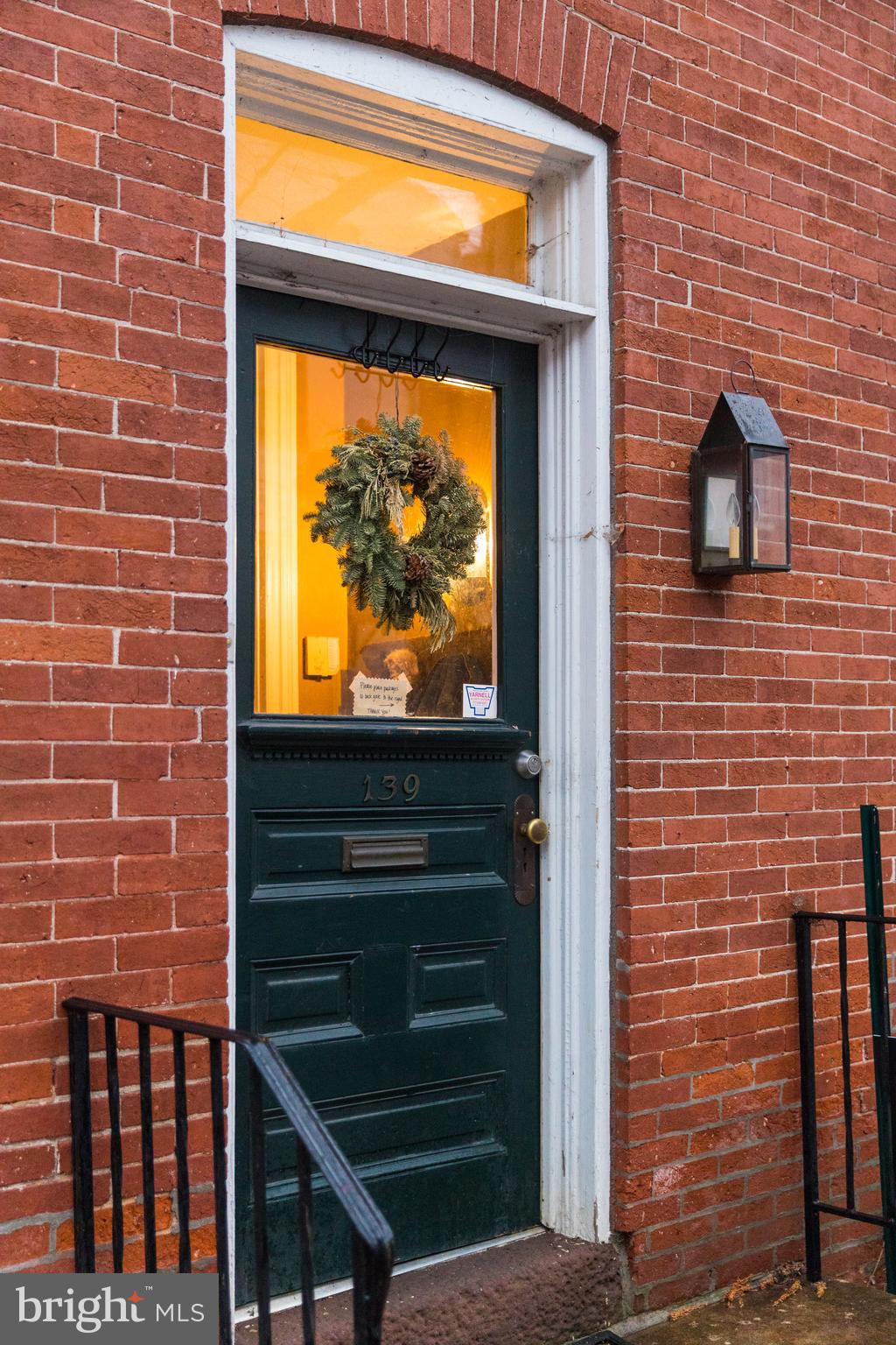 CHESTNUT HILL - Residential