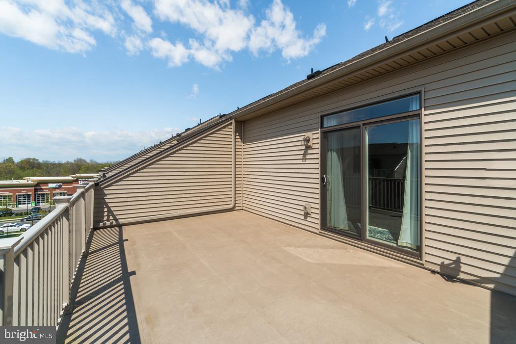 SM ONE LOUDOUN CONDO - Residential Lease