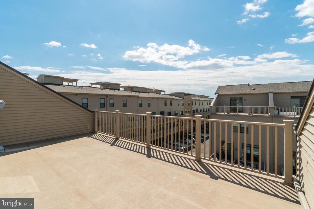 SM ONE LOUDOUN CONDO - Residential Lease