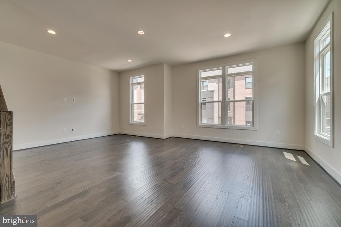 SM ONE LOUDOUN CONDO - Residential Lease