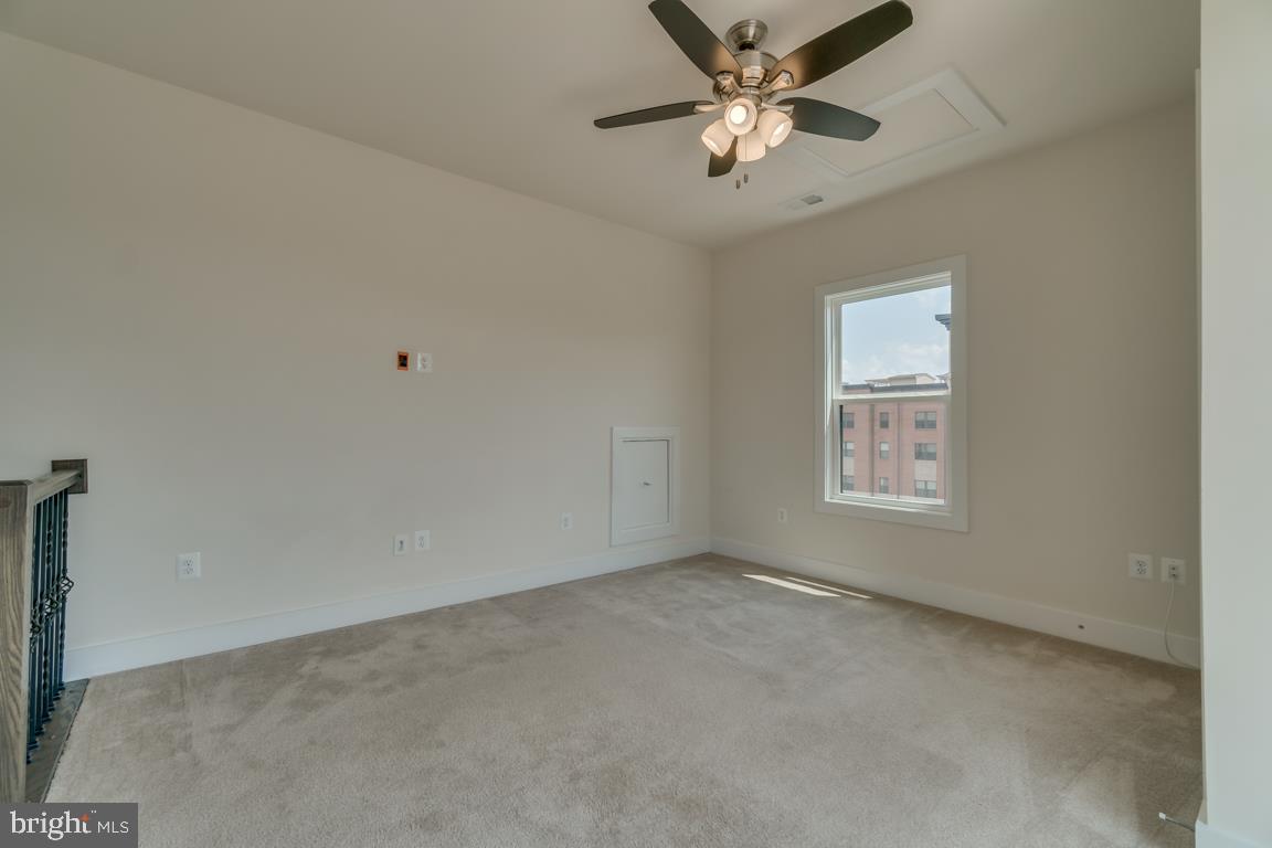 SM ONE LOUDOUN CONDO - Residential Lease