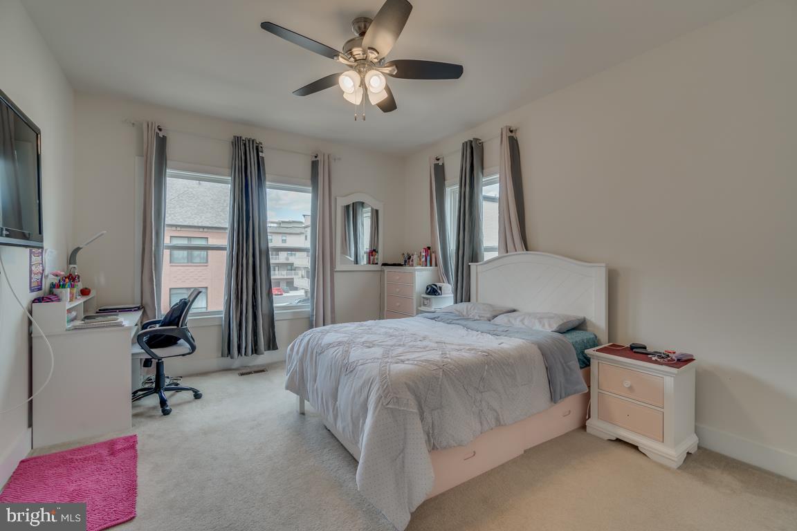 SM ONE LOUDOUN CONDO - Residential Lease