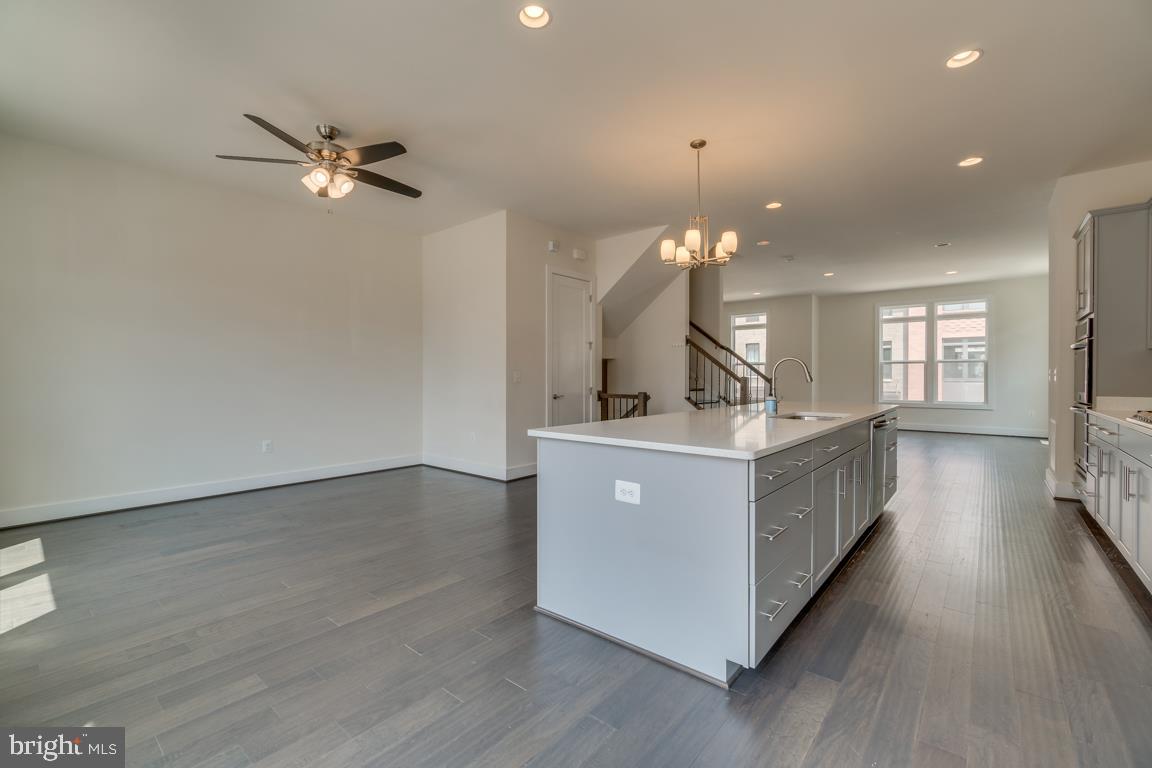 SM ONE LOUDOUN CONDO - Residential Lease