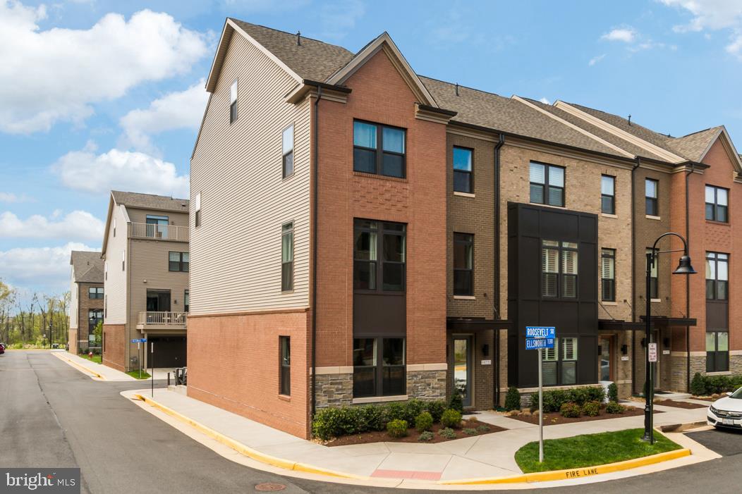SM ONE LOUDOUN CONDO - Residential Lease