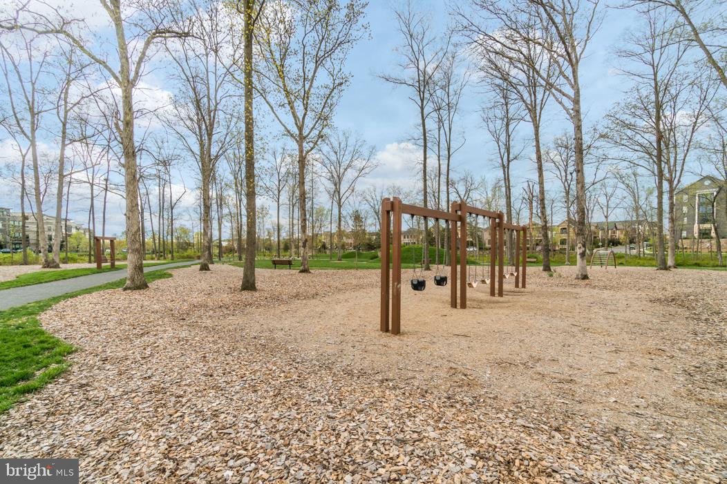 SM ONE LOUDOUN CONDO - Residential Lease