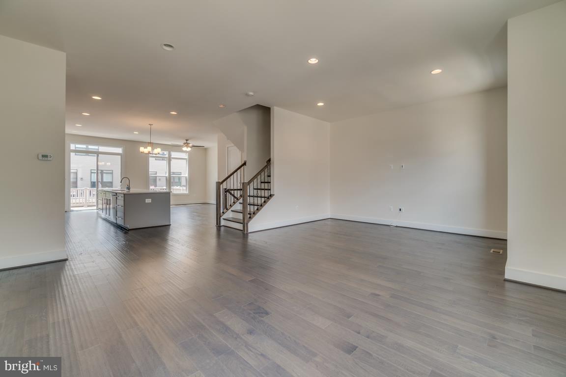SM ONE LOUDOUN CONDO - Residential Lease