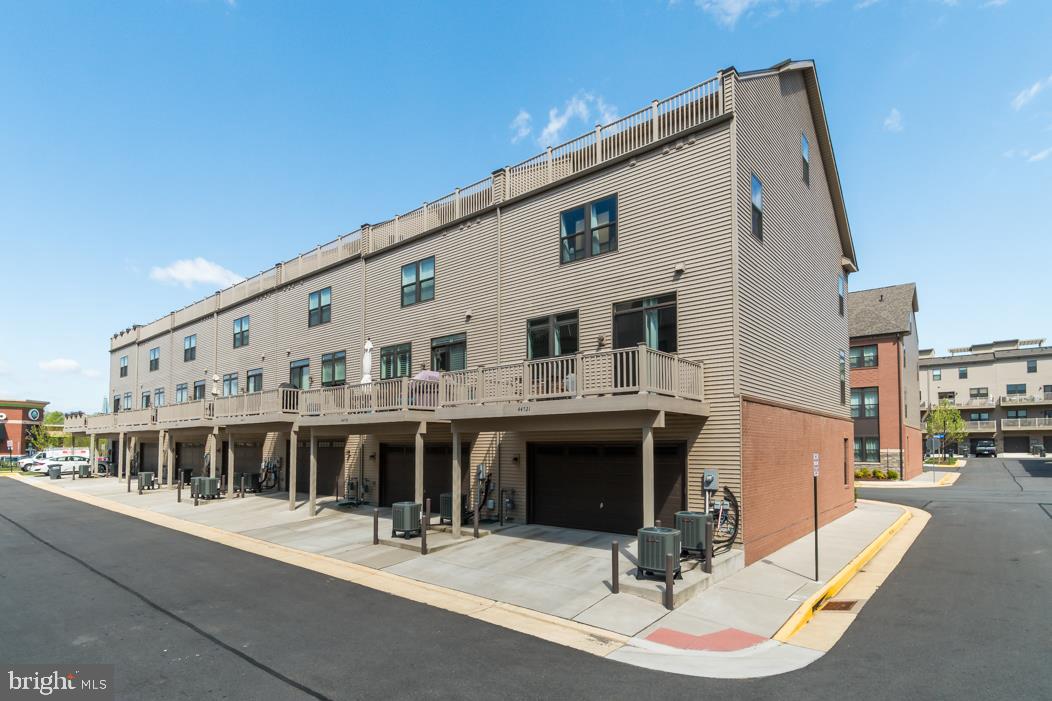 SM ONE LOUDOUN CONDO - Residential Lease