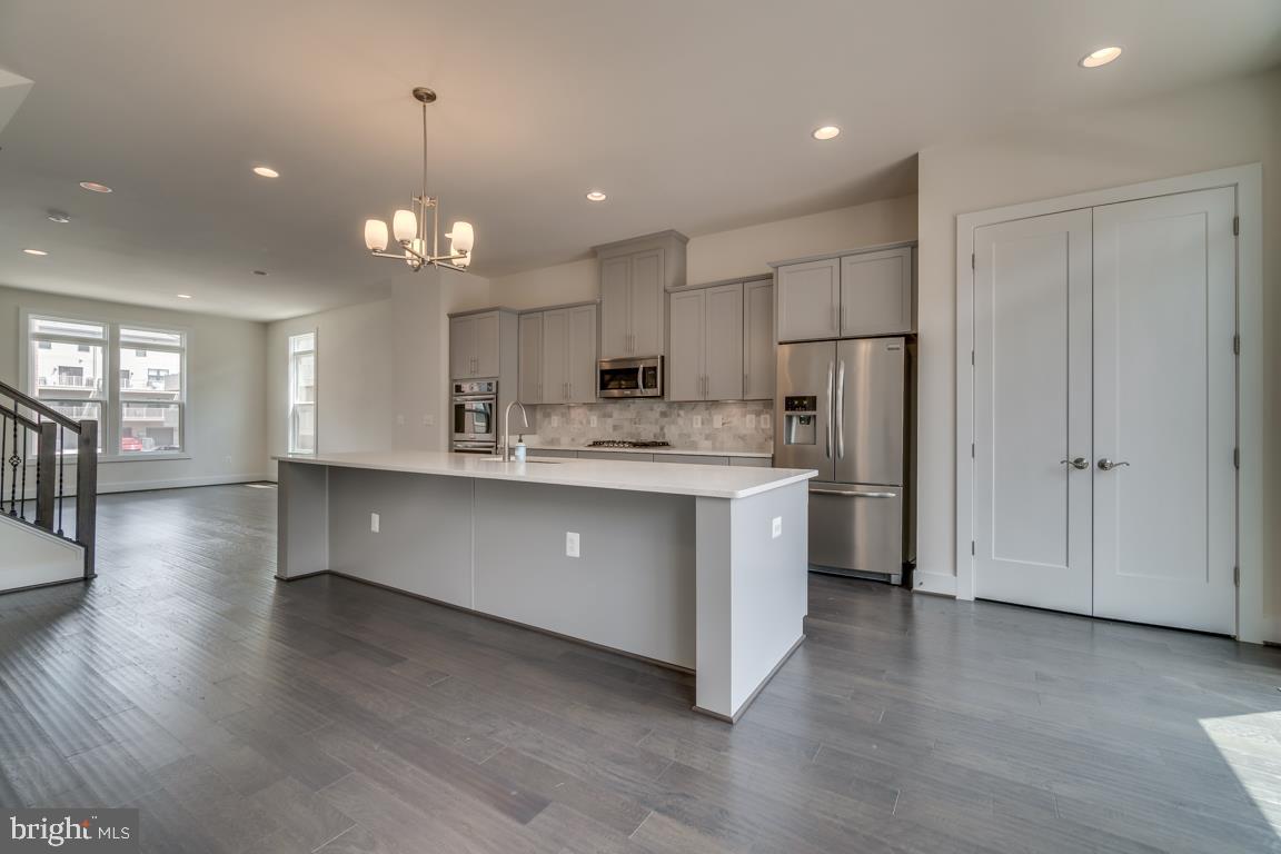 SM ONE LOUDOUN CONDO - Residential Lease