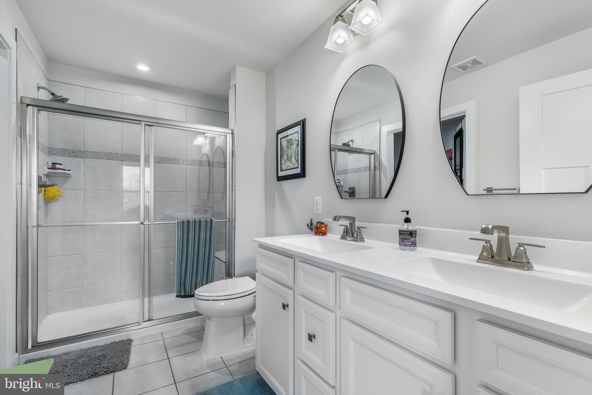 TWIN LAKE VILLAS - Residential